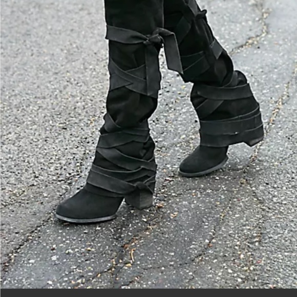 Free people Women's Paradiso  Black Suede Wrap Knee-High Boots - Picture 2 of 8